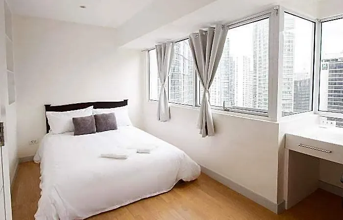 Hotel Oasis Regency@fort Victoria