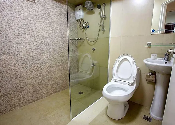 Oasis Regency@fort Victoria Hotel Manila